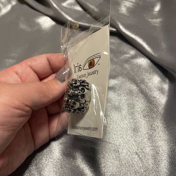 Ring - Picture 3 of 4